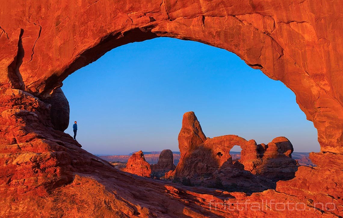 Morgen ved North Window i Arches National Park, Utah, USA.<br>Bildenr 20080319-021.