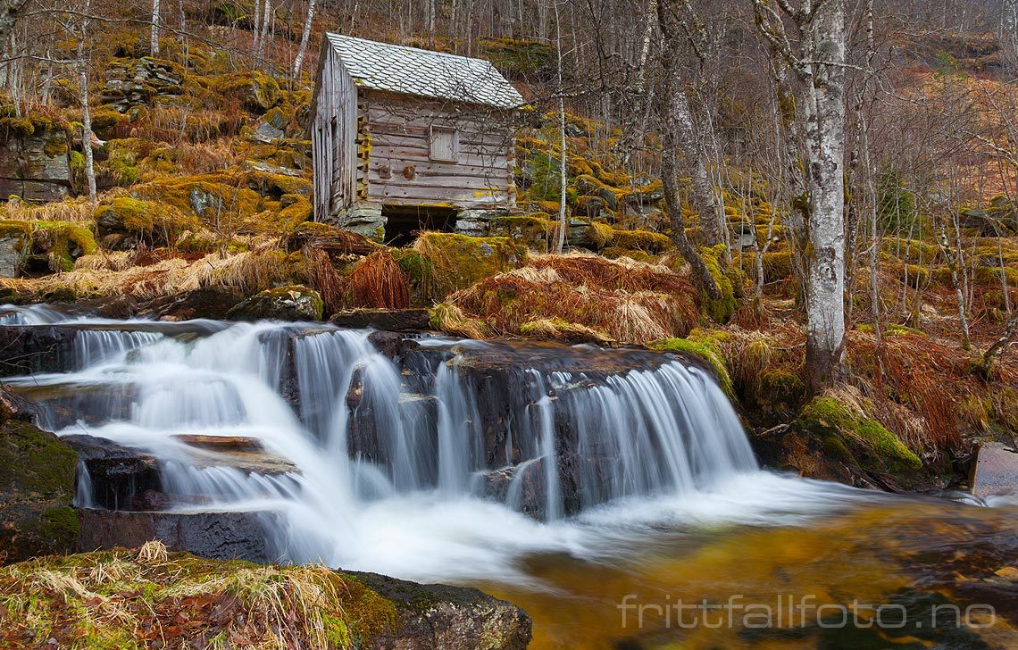 Vårdag ved Tvinnefossen, Voss, Vestland.<br>Bildenr 20140305-435.