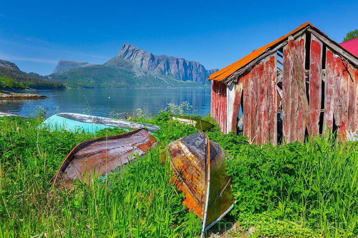 Nydelig junidag ved Hyllestadfjorden, Hyllestad, Vestland.<br>Bildenr 20160603-407.