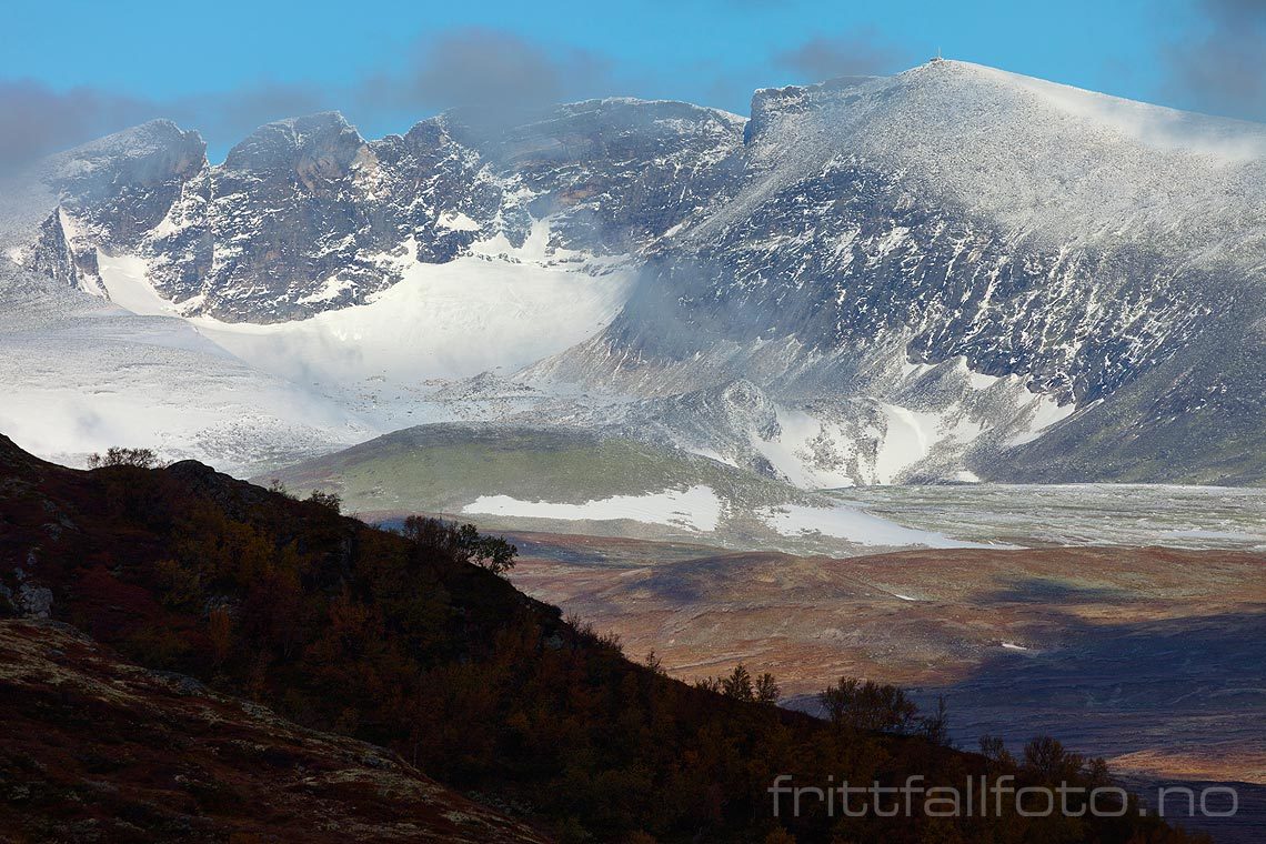 Fra Tverrfjellet mot Snøhetta på Dovrefjell, Dovre, Innlandet.<br>Bildenr 20120922-130.