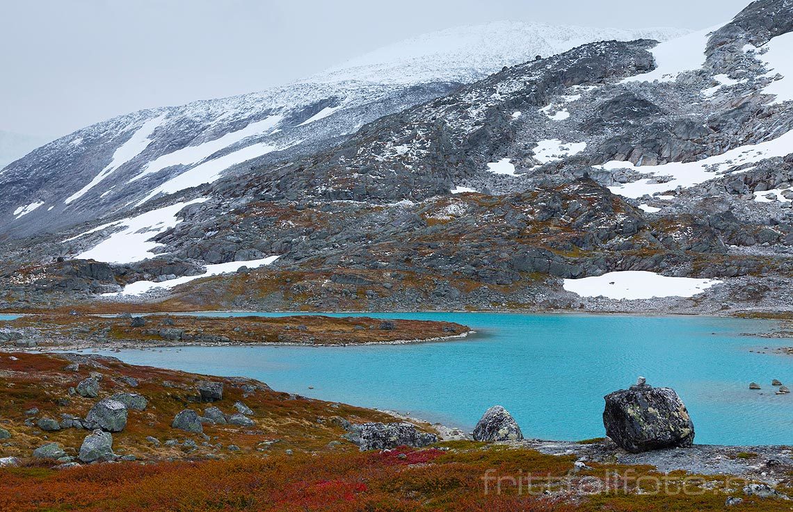 Vinteren nærmer seg ved Vassvendtjønnin på Strynefjellet, Skjåk, Innlandet.<br>Bildenr 20120925-636.