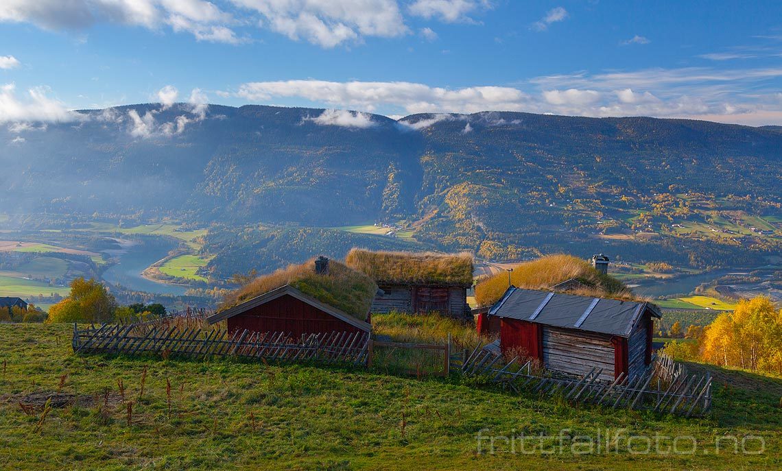 Ved Øverbygda nær Hundorp i Gudbrandsdalen, Sør-Fron, Innlandet.<br>Bildenr 20131003-176.