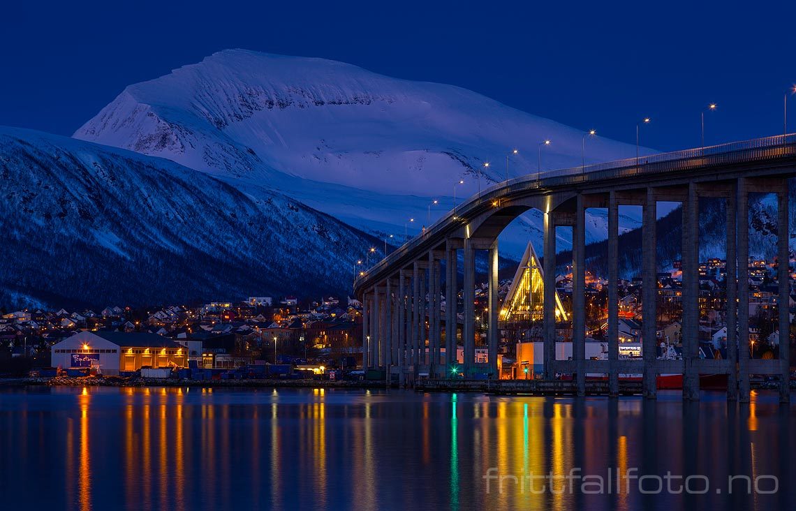 Aprilkveld ved Tromsøysundet i Tromsø, Tromsø, Troms.<br>Bildenr 20150416-783.