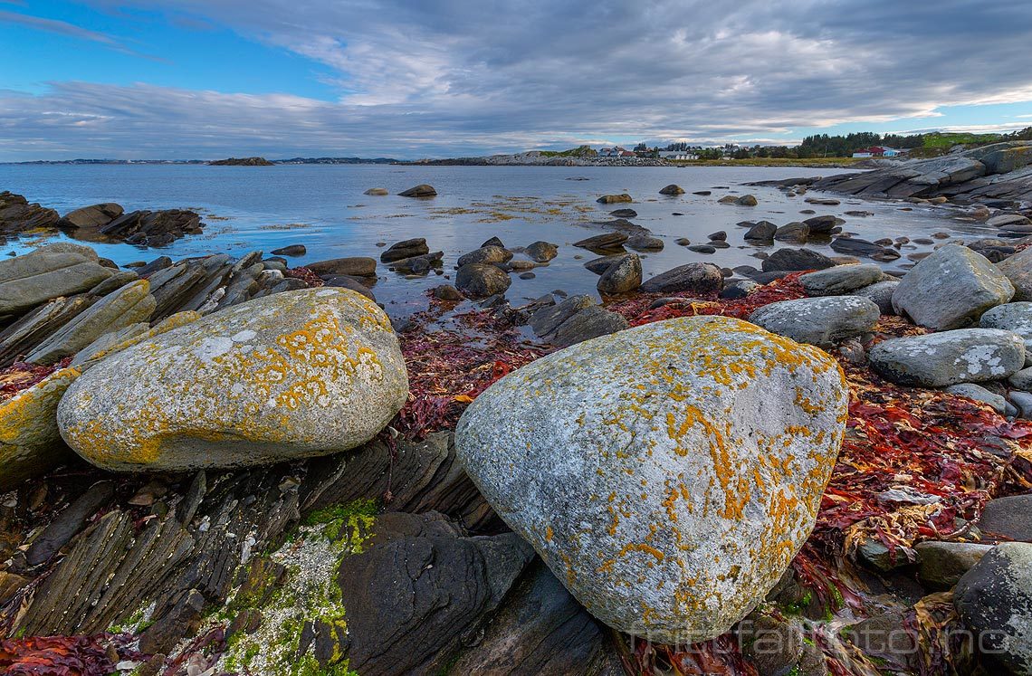 Store rullesteiner nær Ølberghamna, Sola på Jæren, Rogaland<br>Bildenr 20151012-297.