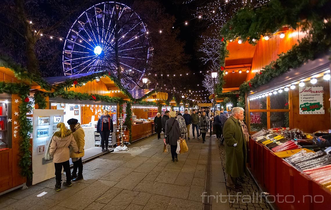 Julemarked ved Eidsvolls Plass, Oslo.<br>Bildenr 20151210-212.