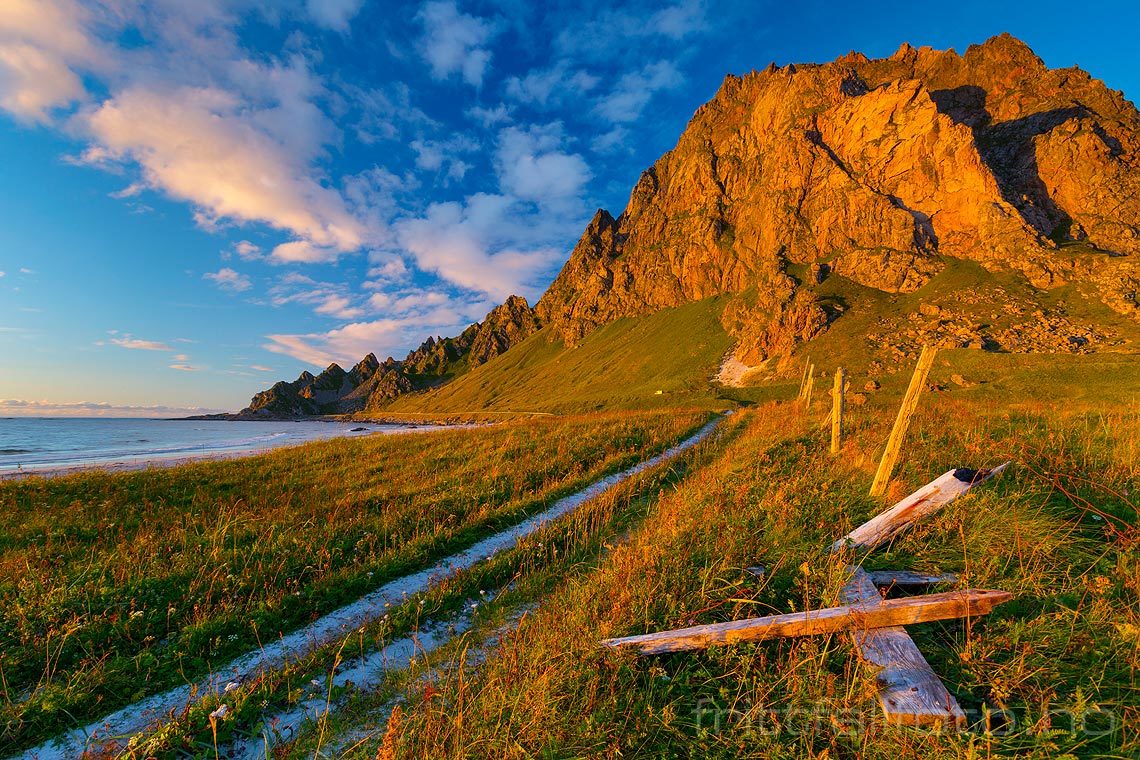 Sommerkveld nær Bleik på Andøya, Andøy, Nordland.<br>Bildenr 20160810-808.