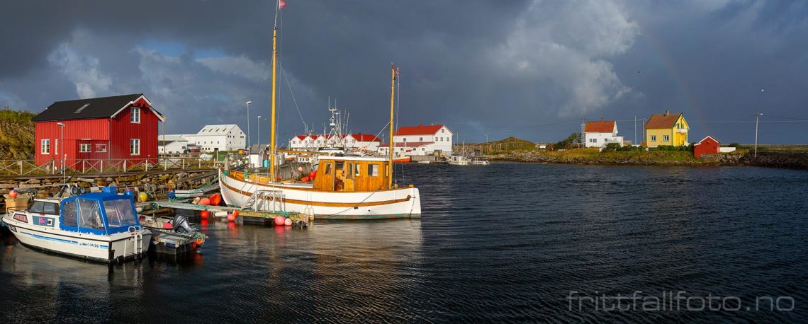 Ved Tjuvøya på Røst, Røst, Nordland.<br>Bildenr 20170829-047-052.