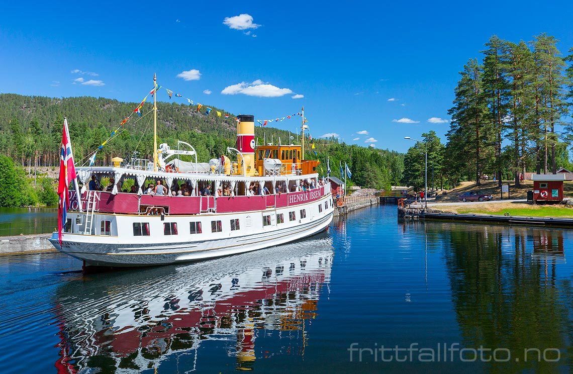 Sommerdag ved Telemarkanalen nær Lunde, Nome, Telemark.<br>Bildenr 20180707-051.