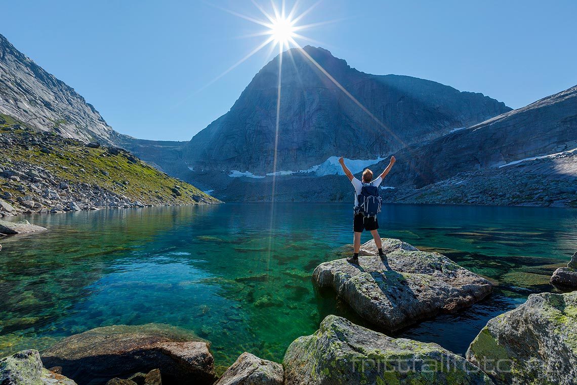 Sommermorgen under Presttinden nær Tysfjorden, Narvik, Nordland.<br>Bildenr 20180729-174.