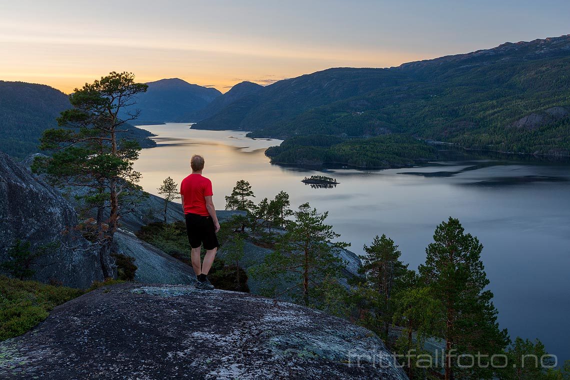 Sensommerkveld ved Seljordsvatn i Seljord, Telemark.<br>Bildenr 20180830-363.