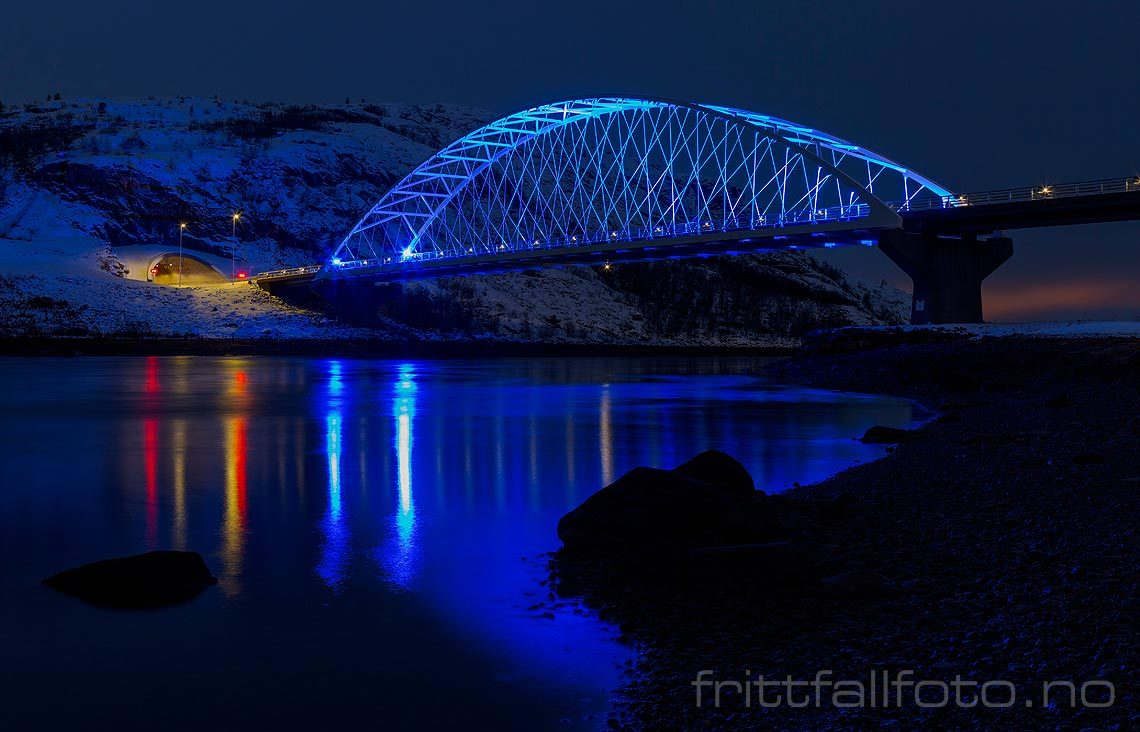 Kveld ved Bøkfjordbrua nær Kirkenes, Sør-Varanger, Troms og Finnmark.<br>Bildenr 20181102-0028.