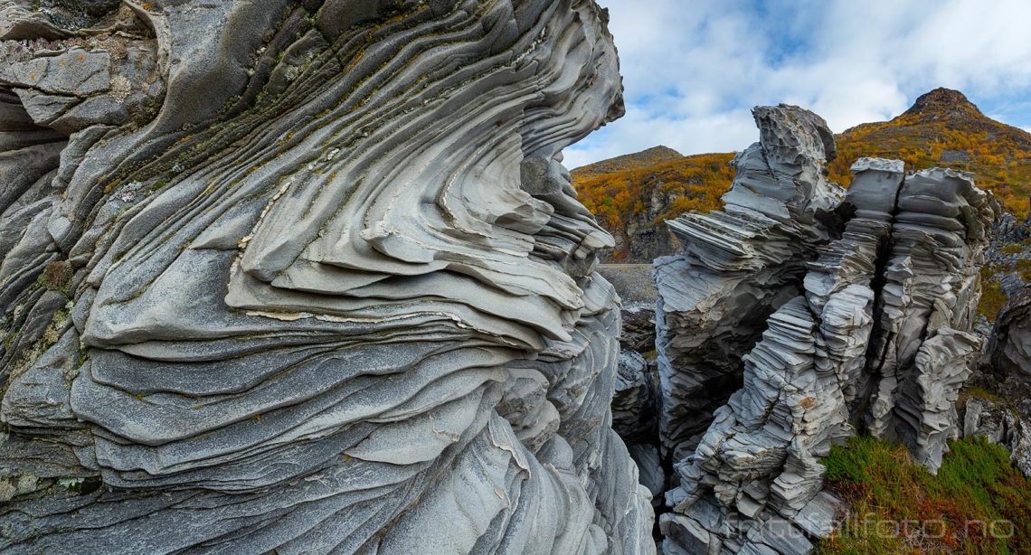 Fantastiske fjellformasjoner ved Revsbotn, Måsøy, Finnmark.<br>Bildenr 20190923-0689-0694.