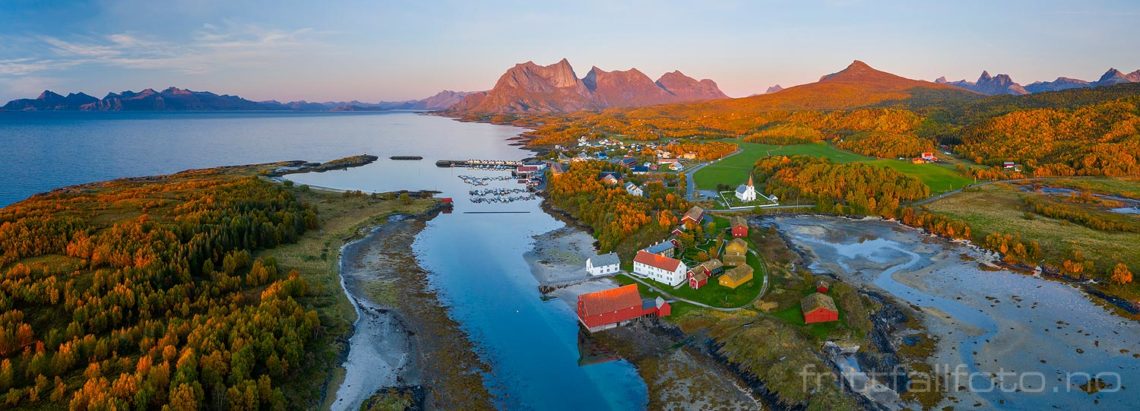 Høstkveld ved Kjerringøy, Bodø, Nordland.<br>Bildenr 20190926-1042-1045.