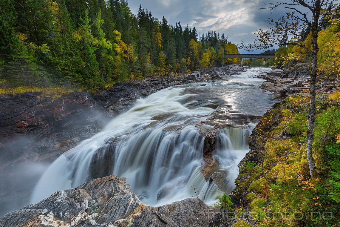 Formofossen i Sanddøla, Grong, Trøndelag.<br>Bildenr 20190928-139.