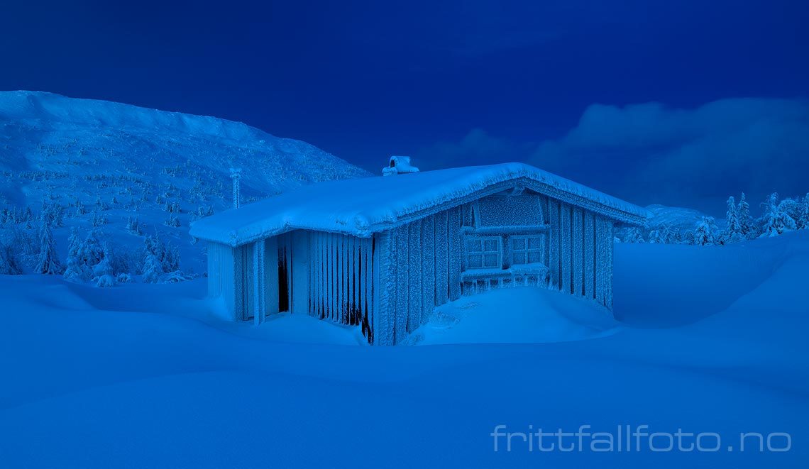 Råkald vinterkveld ved Krintokleiva på Lifjell, Midt-Telemark, Telemark.<br>Bildenr 20180116-174.