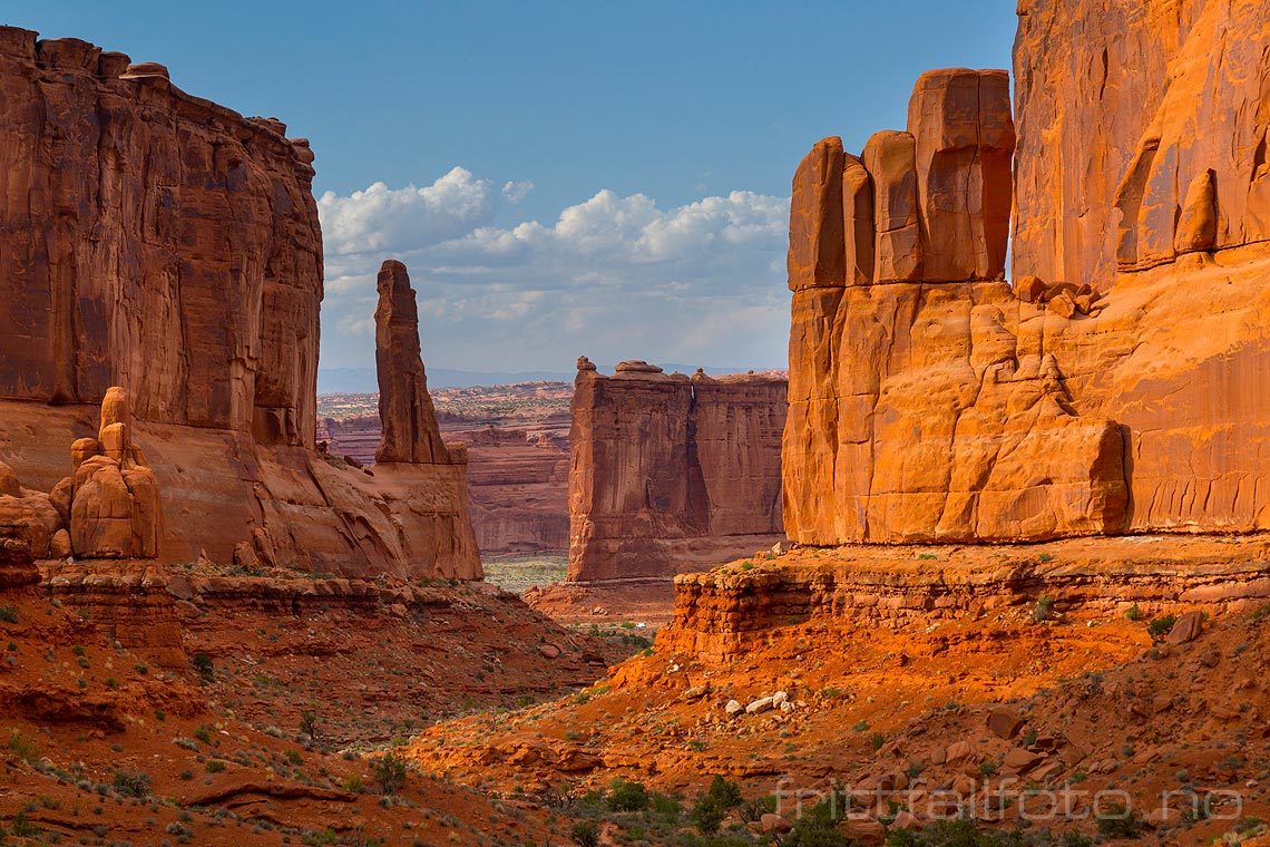 Ved Park Avenue i Arches National Park nær Moab, Grand County, Utah, USA.<br>Bildenr 20170408-498.