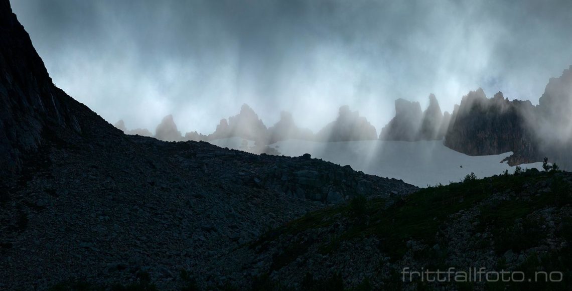 Tåke i Kvænan nær Sifjorden, Senja, Troms.<br>Bildenr 20200809-380-383.