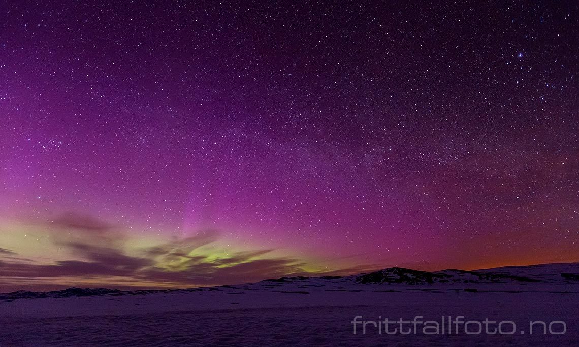 Nordlys på Imingfjell, Tinn, Telemark.<br>Bildenr 20150422-015.