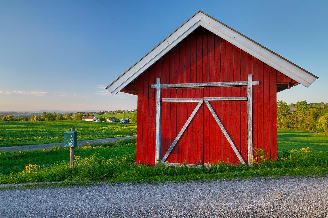 Sommerkveld ved Røyshågån, Østre Toten, Innlandet.<br>Bildenr 20210603-073.