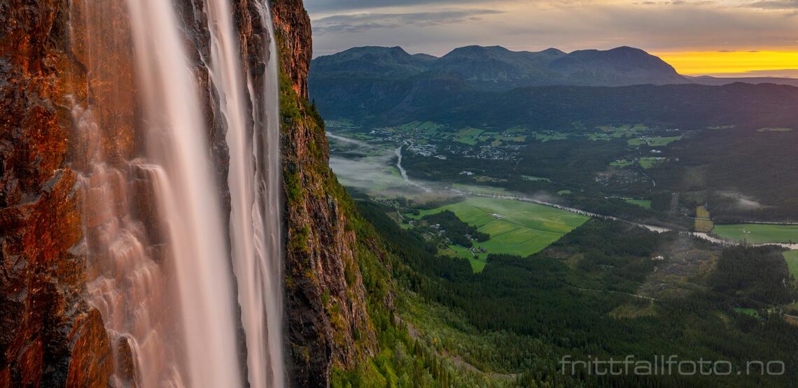 Tidlig sommermorgen ved Hydnefossen, Hemsedal, Buskerud.<br>Bildenr 20230822-068-071.